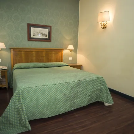 Del Real Orto Botanico 4* نابولي