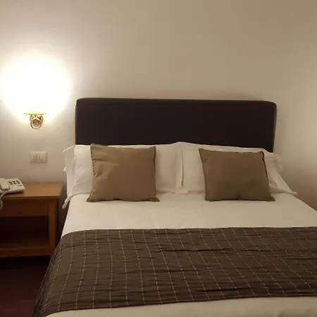 Del Real Orto Botanico Неаполь