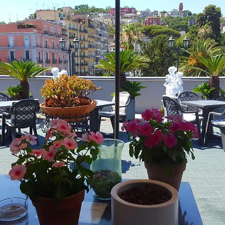 Del Real Orto Botanico 4* Неаполь