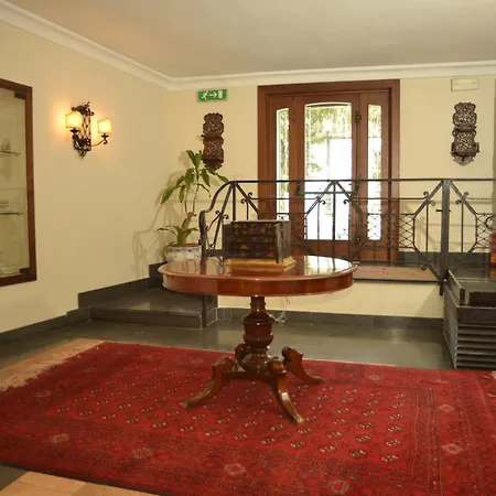 Отель Del Real Orto Botanico Неаполь