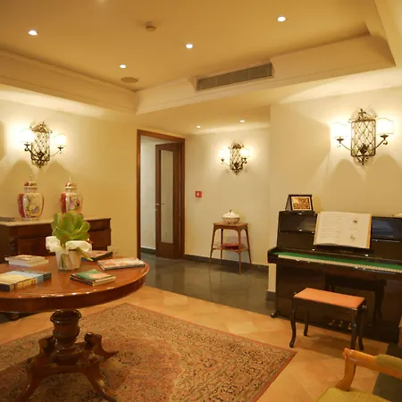 Del Real Orto Botanico Отель 4*